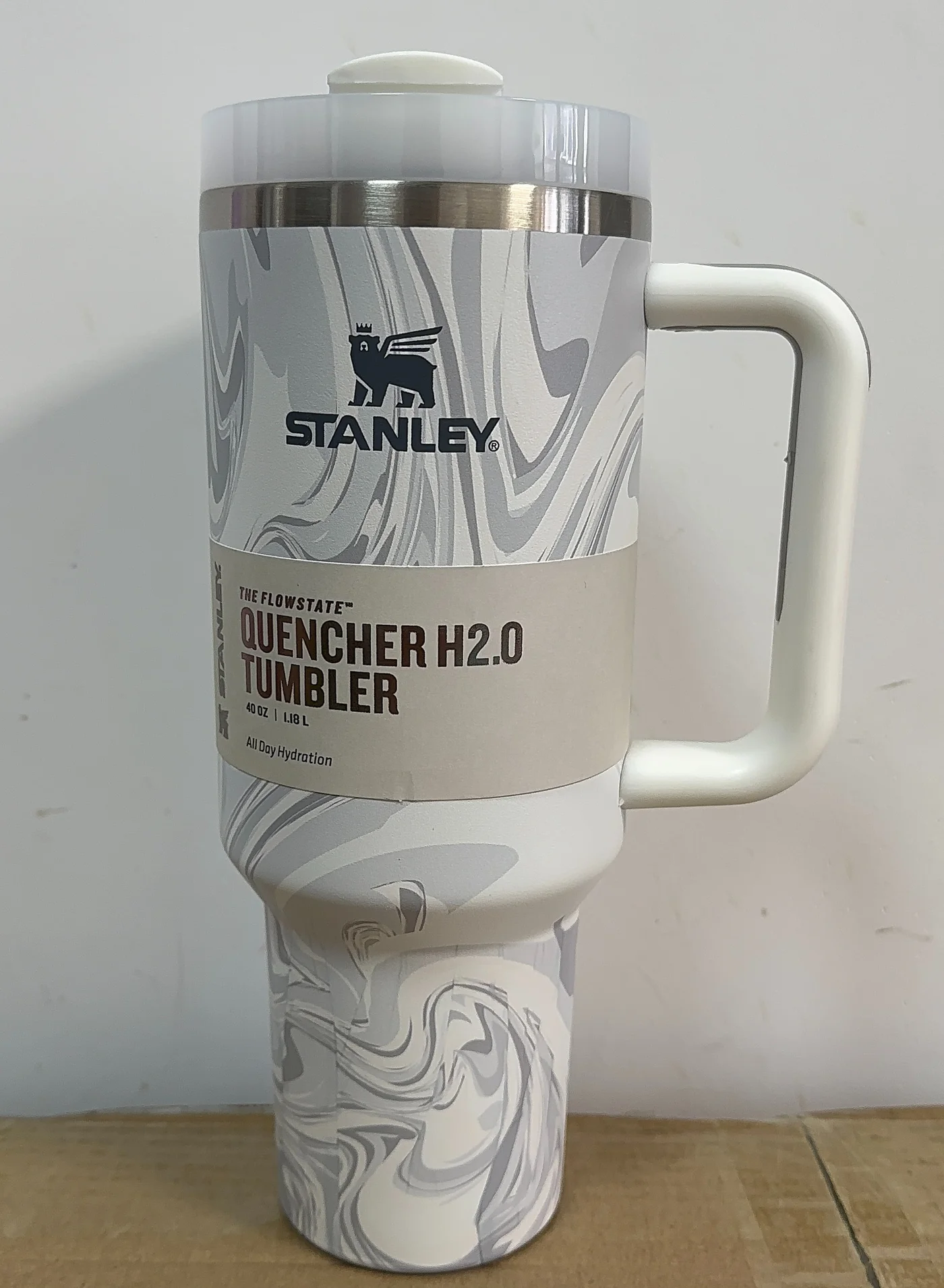 Premium Stainless Steel Vacuum Insulated Tumbler with Lid and Straw for Hot and Cold Drinks (1.18 L) j2tap