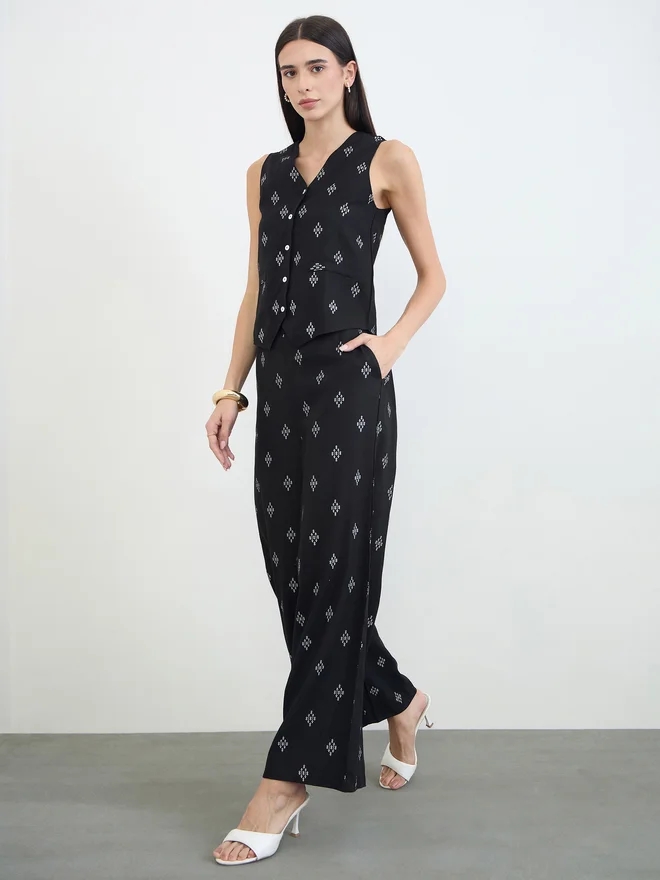 Styli Black Printed Wide Leg Pants with Side Pockets (Women, Regular Fit) 401ad