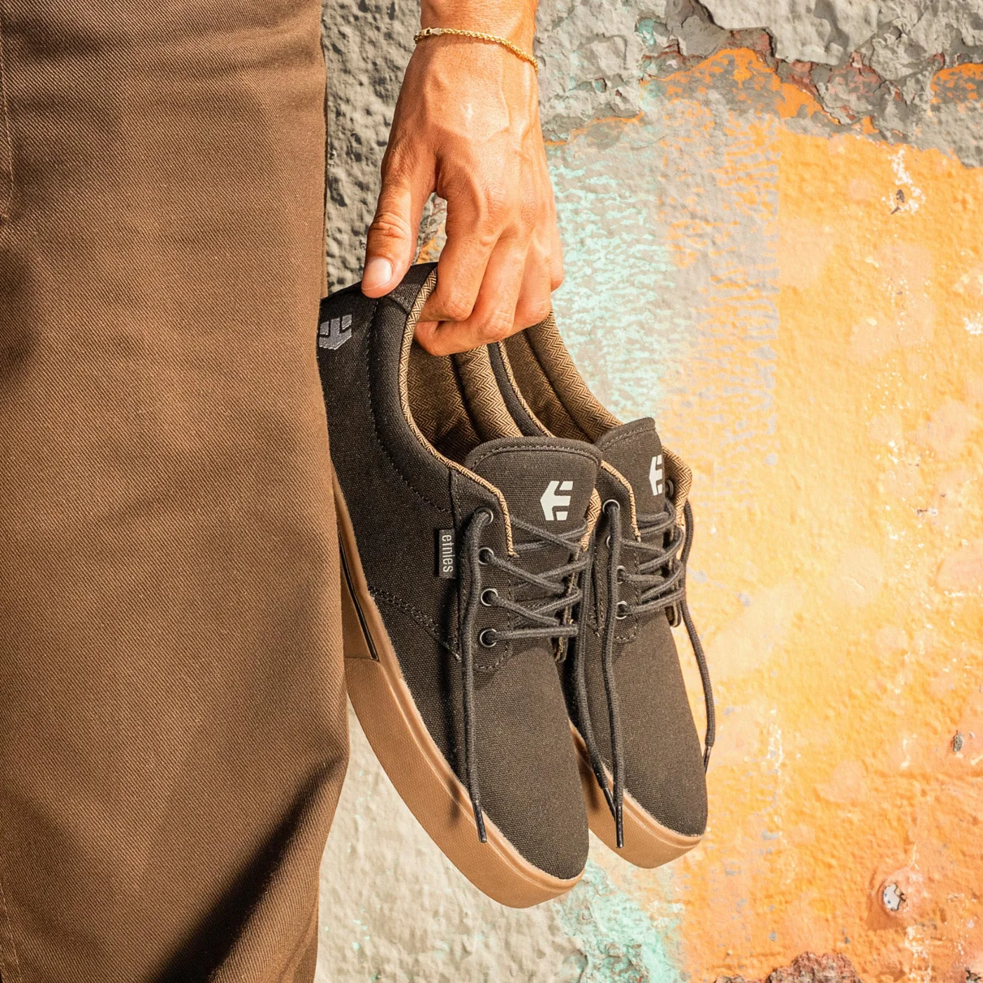 Premium Sustainable Skate Sneakers Reinforced Cupsole Cushioned Everyday Footwear for Men (Black, 42 EU) 3txxy
