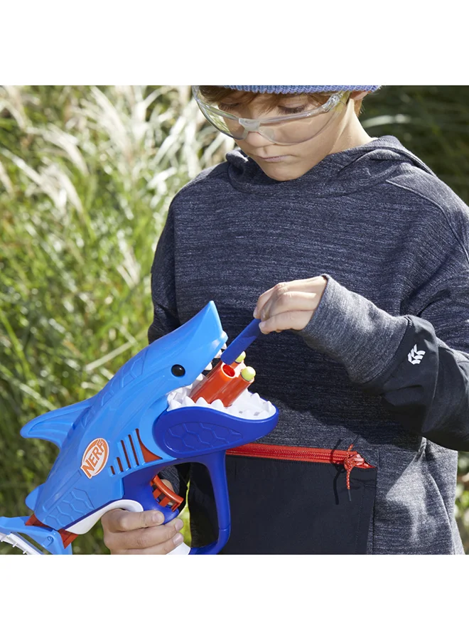 Junior Wild Sharkfire Easy Play Dart Blaster with 8 Elite Darts (Shark Design, Outdoor Toy for Kids) 1po61