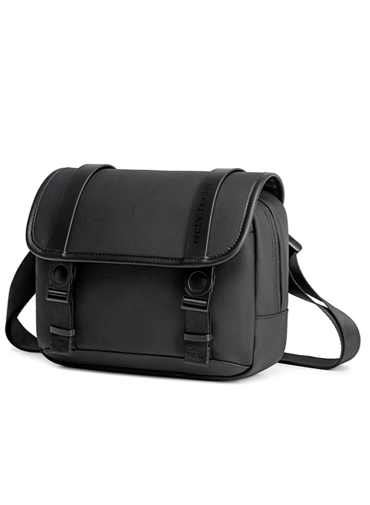 ARCTIC HUNTER Crossbody Bag for Men, Lightweight Small Tablet Messenger Bag, Premium Water-Resistant Office Work Bag (Black, 25x18x8 cm) emg3q