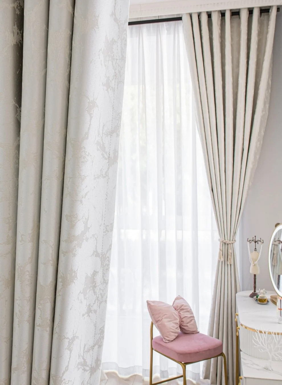 Golden Homee Room Darkening Curtain Panel (Solid, 140 cm x 240 cm) lh0x3