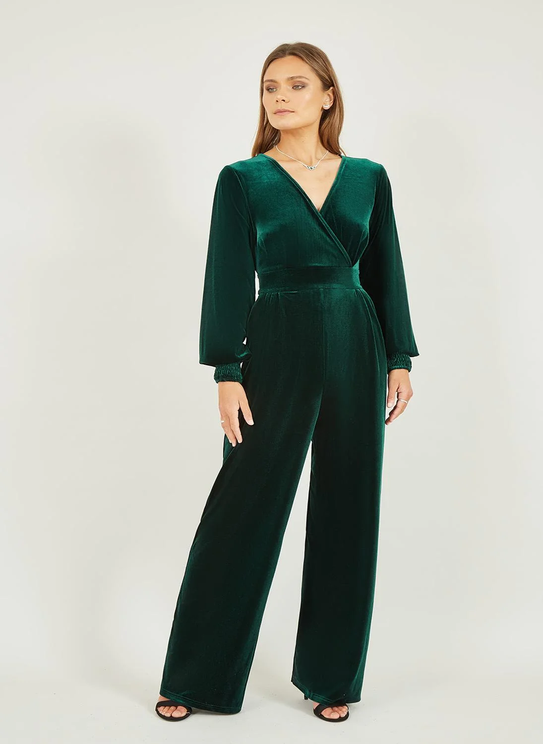 Yumi Velvet Long Sleeve Jumpsuit Premium Soft Fabric Elegant Evening Wear for Women (Green, Medium) 92q9a