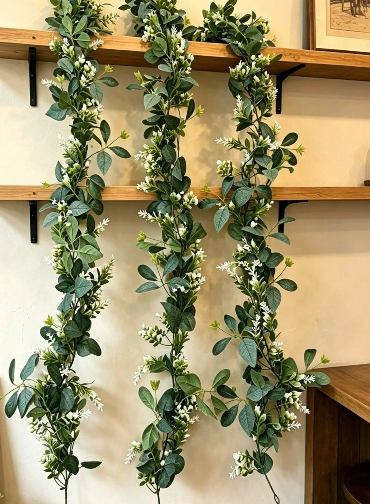 Nariele Artificial Eucalyptus Garland Set, Premium Silk Green Leaf Vines for Wedding Arch and Home Decor (5 Pieces, 200 cm) cyrdv