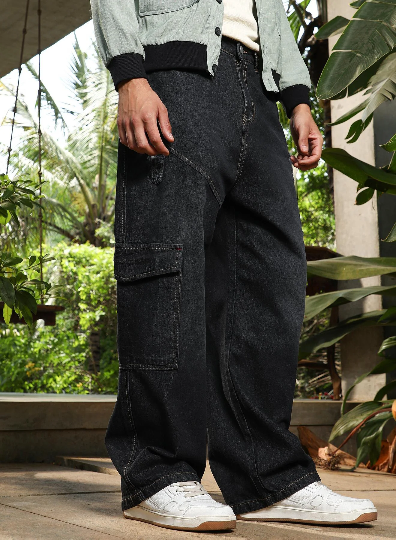 Campus Sutra Men's Relaxed Utility Denim Jeans Charcoal Black (32-inch Waist) 36qdc
