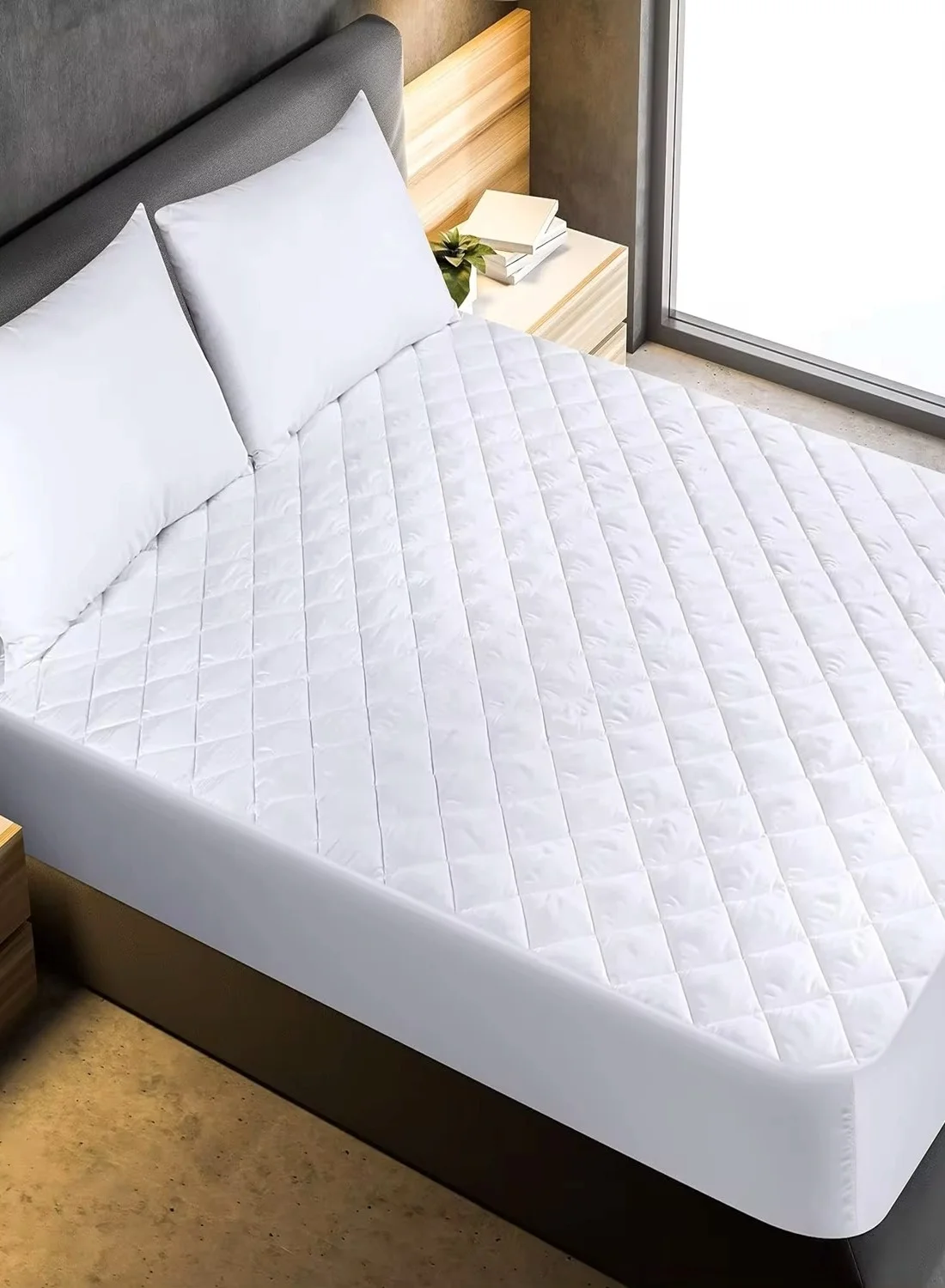 MAXQON Premium Waterproof Mattress Protector Breathable Microfiber Cover (White, King Size) hbe1h