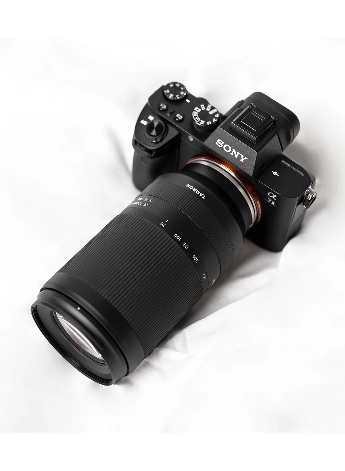 Premium 70-300mm F/4.5-6.3 Telephoto Zoom Lens for Mirrorless Cameras (Black) lwcux